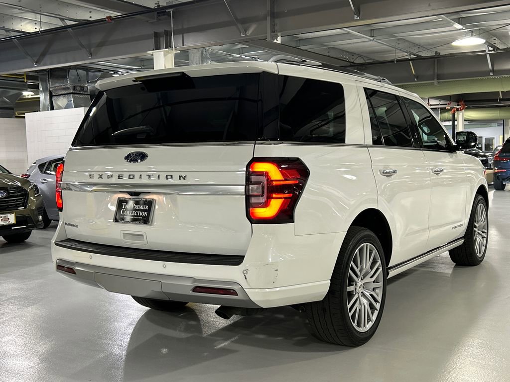 Used 2023 Ford Expedition Platinum AWD/4WD image 2