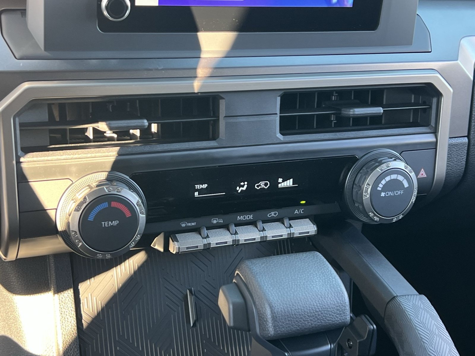 New 2026 Toyota 4Runner SR5 AWD/4WD image 14