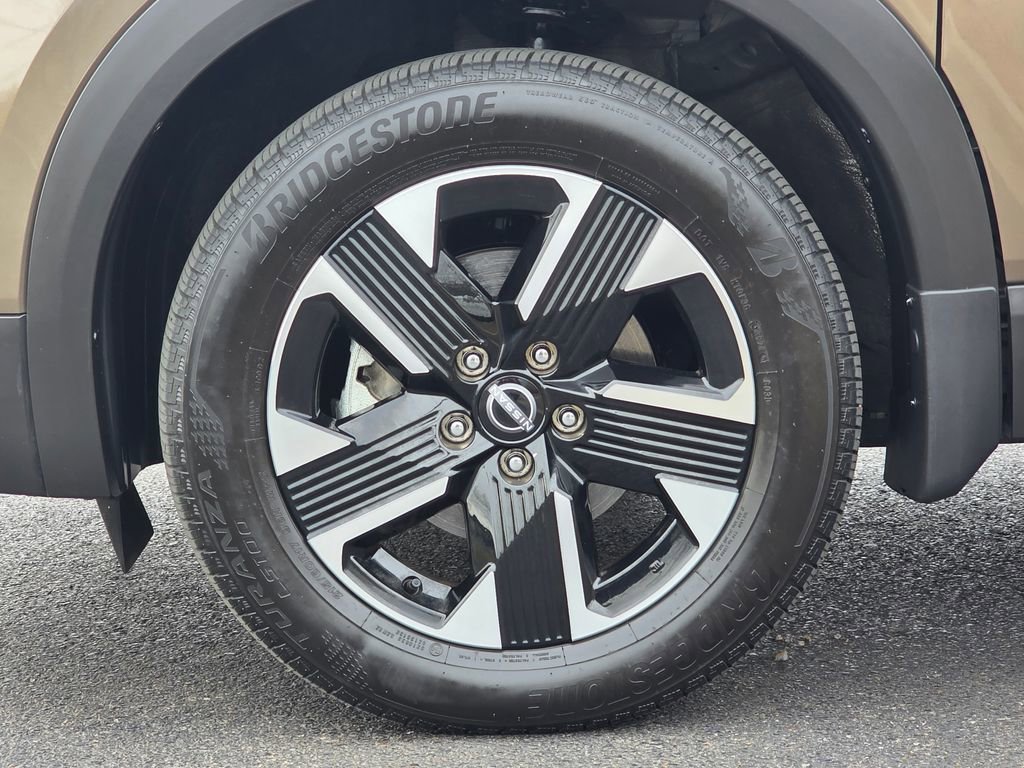 Used 2025 Nissan Kicks SR image 9