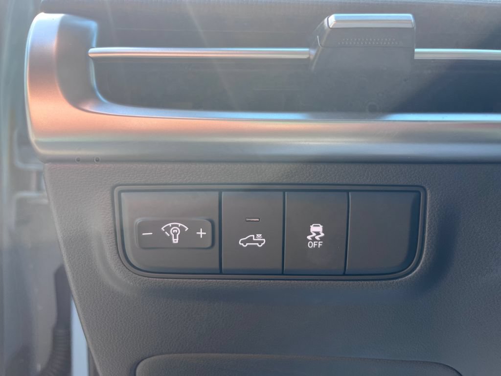 Used 2025 Hyundai Santa Cruz SEL AWD/4WD image 11