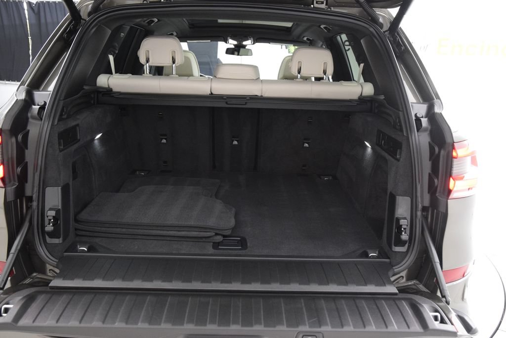 Used 2023 BMW X5 xDrive40i w/ M Sport Package AWD/4WD image 29