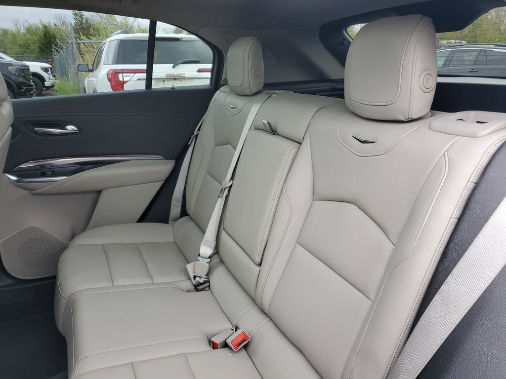 Used 2019 Cadillac XT4 Luxury w/ Cold Weather Package AWD/4WD image 26