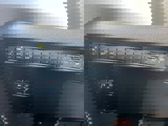 Used 2025 Toyota Sienna XLE w/ XLE Plus Package image 30