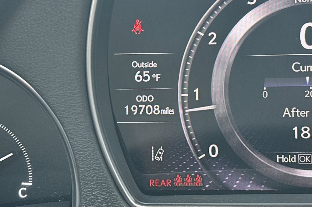 Used 2023 Lexus LS 500 w/ Accessory Package (Z1) RWD image 29