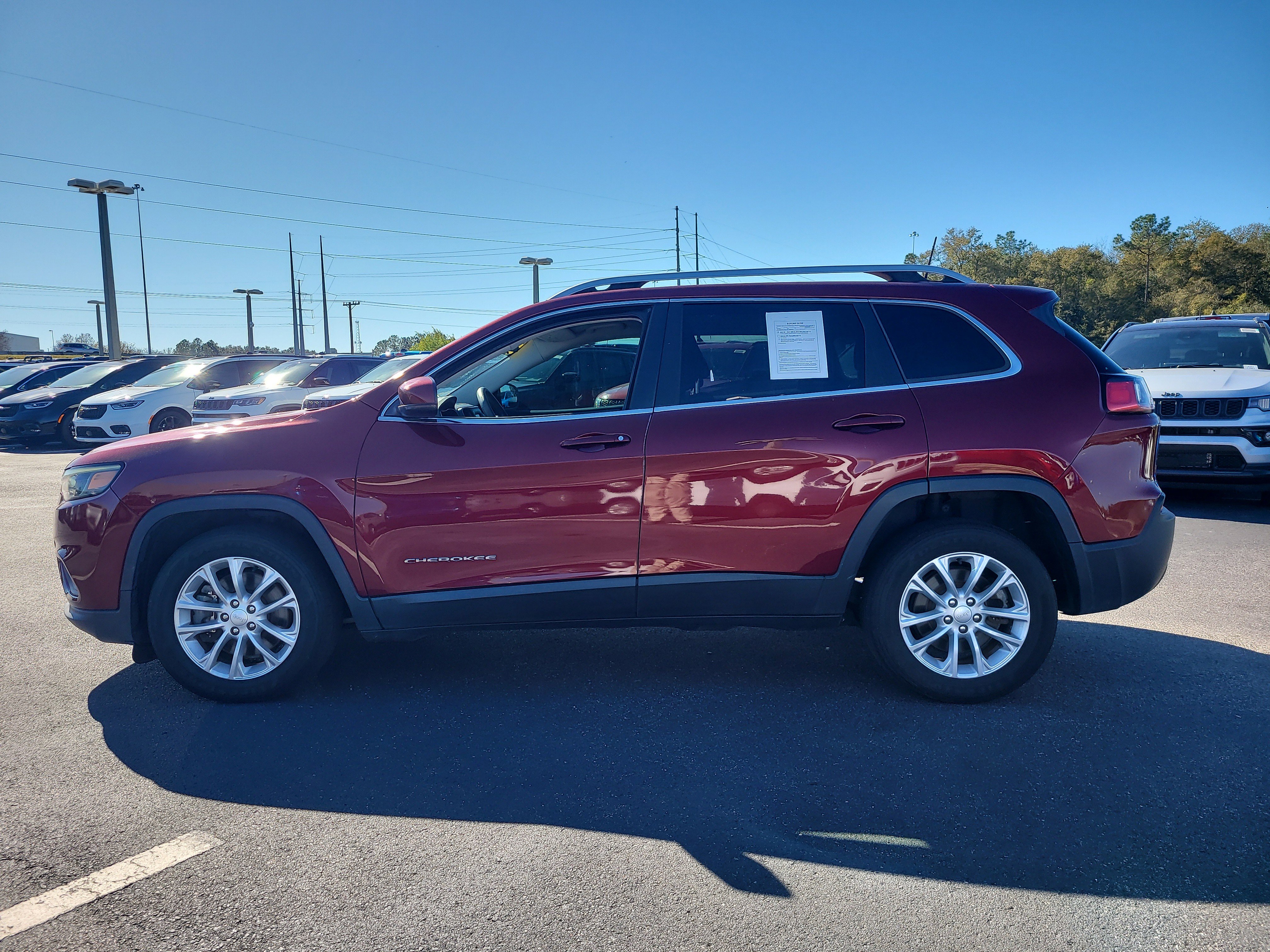 Used 2019 Jeep Cherokee Latitude w/ Popular Appearance Group image 7