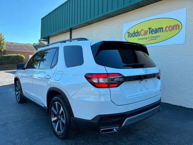 Used 2023 Honda Pilot Touring image 7