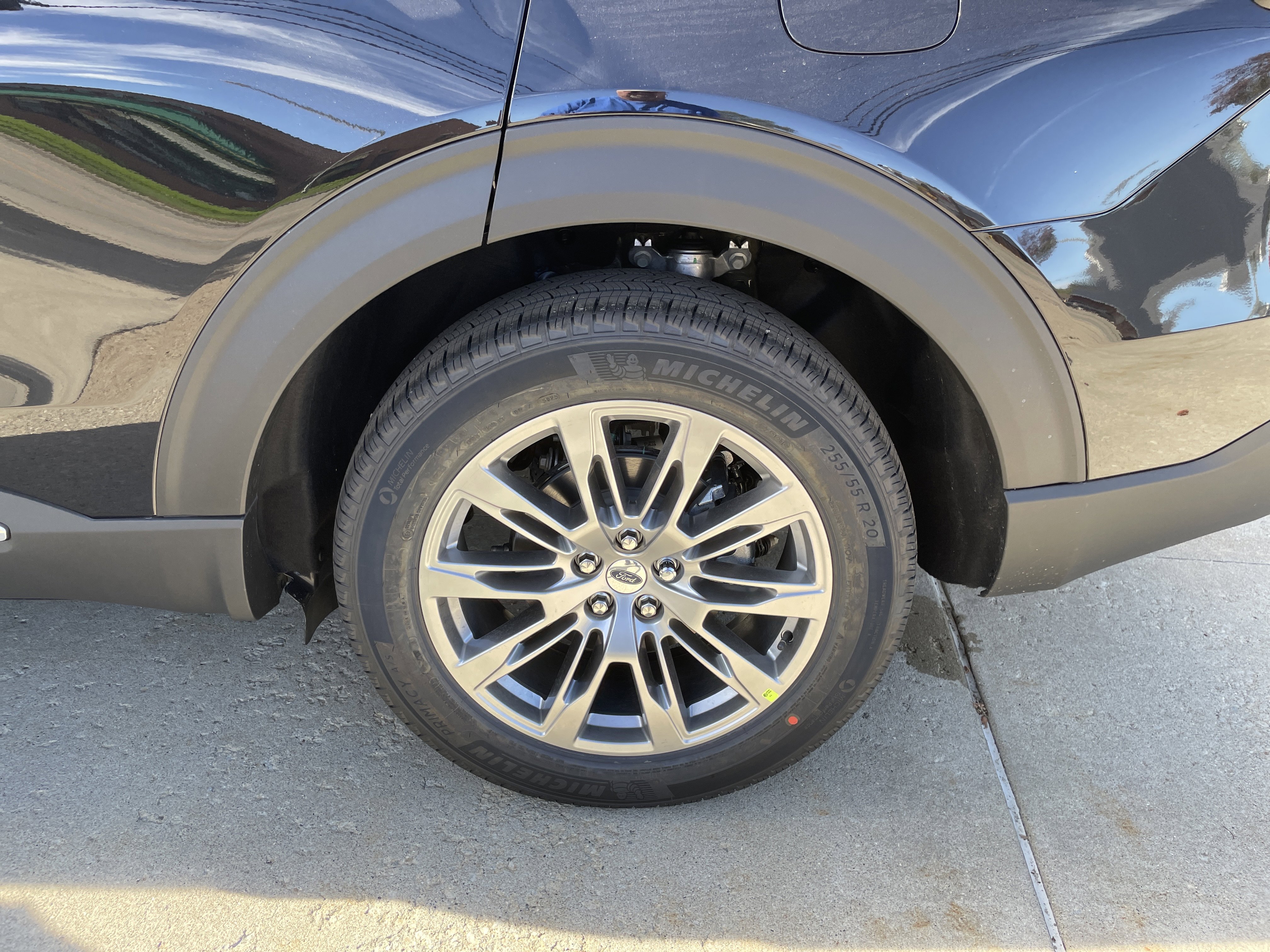 New 2026 Ford Explorer Platinum image 13