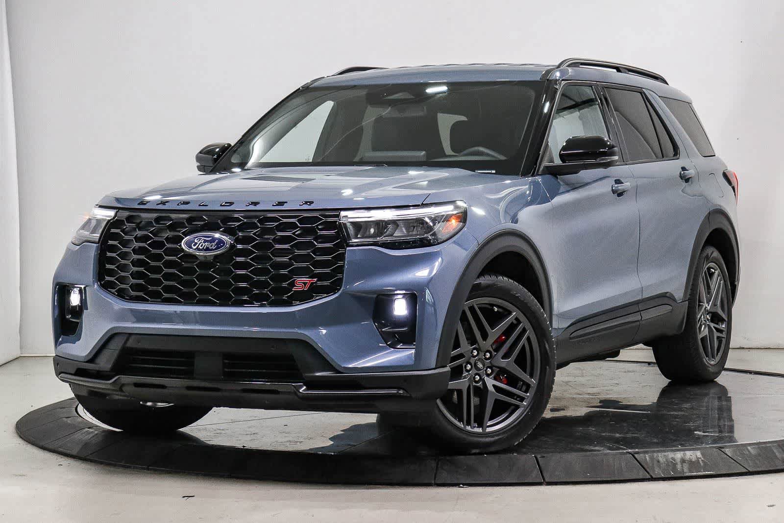 Used 2025 Ford Explorer ST
