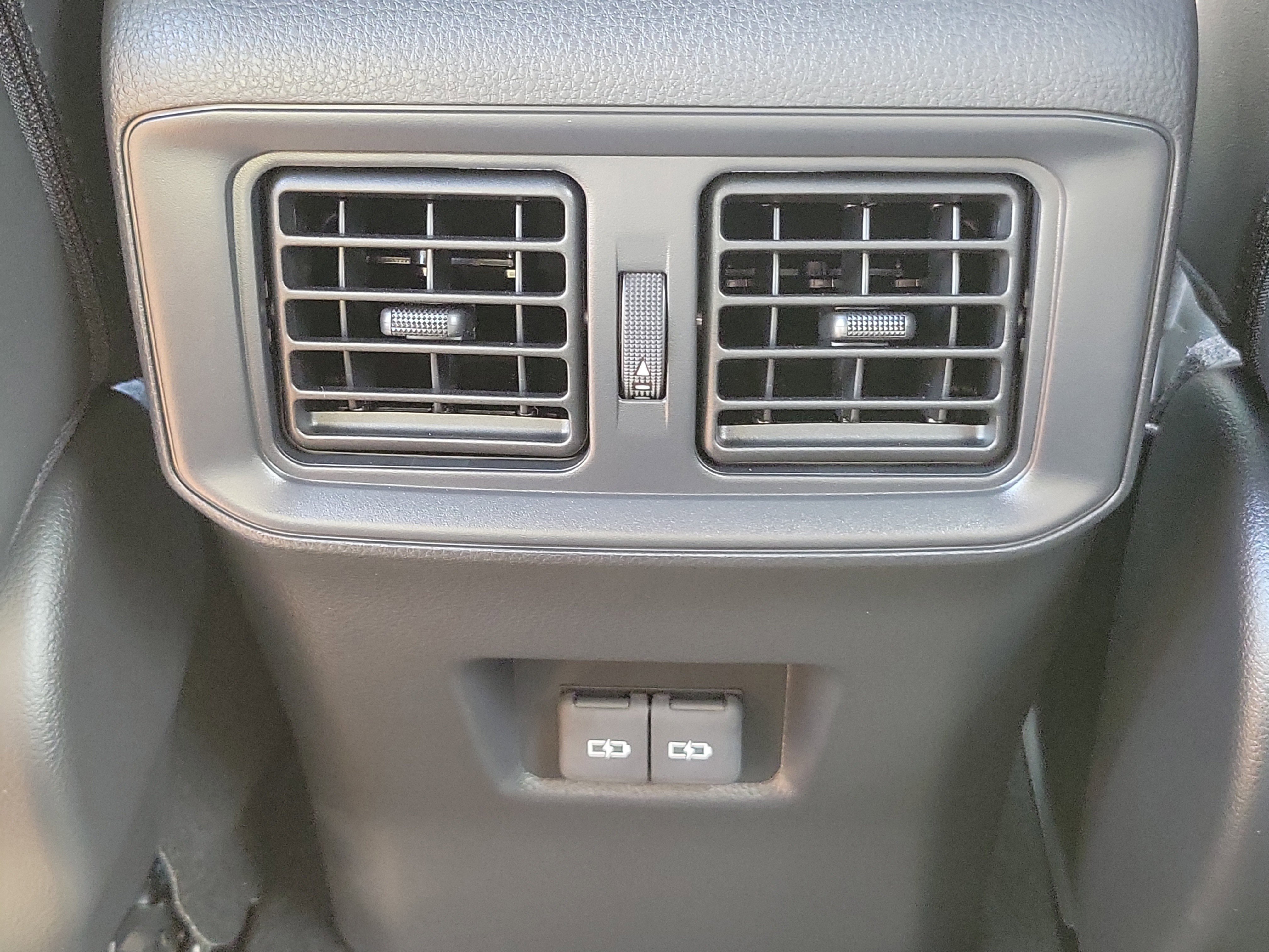 Used 2025 Toyota RAV4 XSE image 19