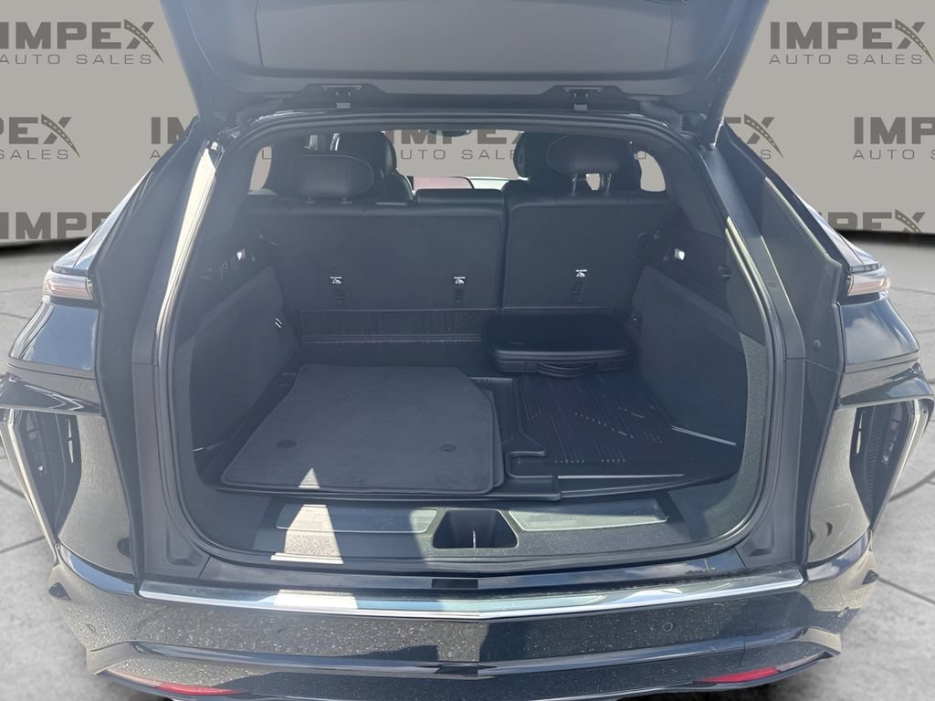 Used 2024 Cadillac Lyriq Luxury w/ LPO, Floor Liner Package AWD/4WD image 19