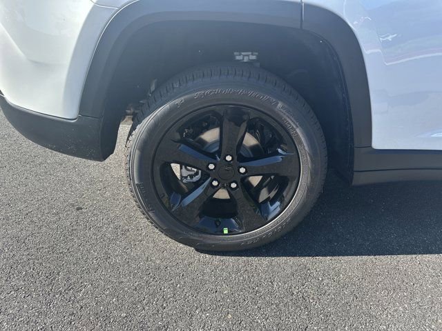 New 2025 Jeep Grand Cherokee Limited w/ Black Appearance Package image 17