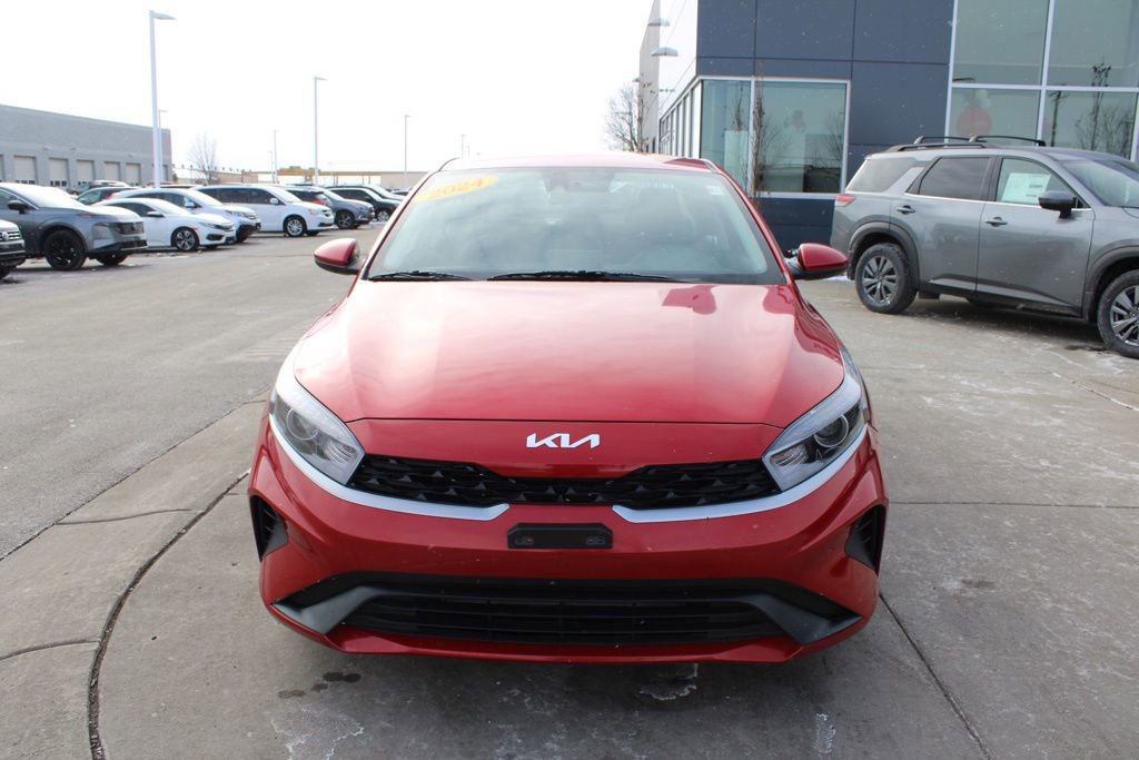 Used 2024 Kia Forte LXS image 2