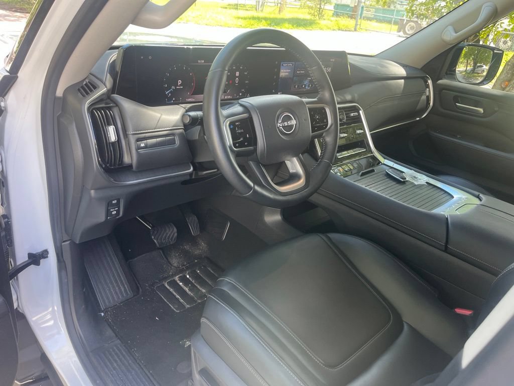 Used 2025 Nissan Armada SV AWD/4WD image 6