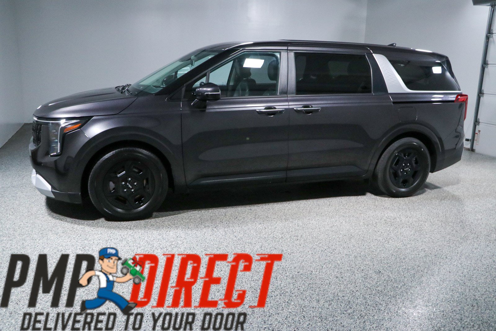 Used 2025 Kia Carnival FWD image 10