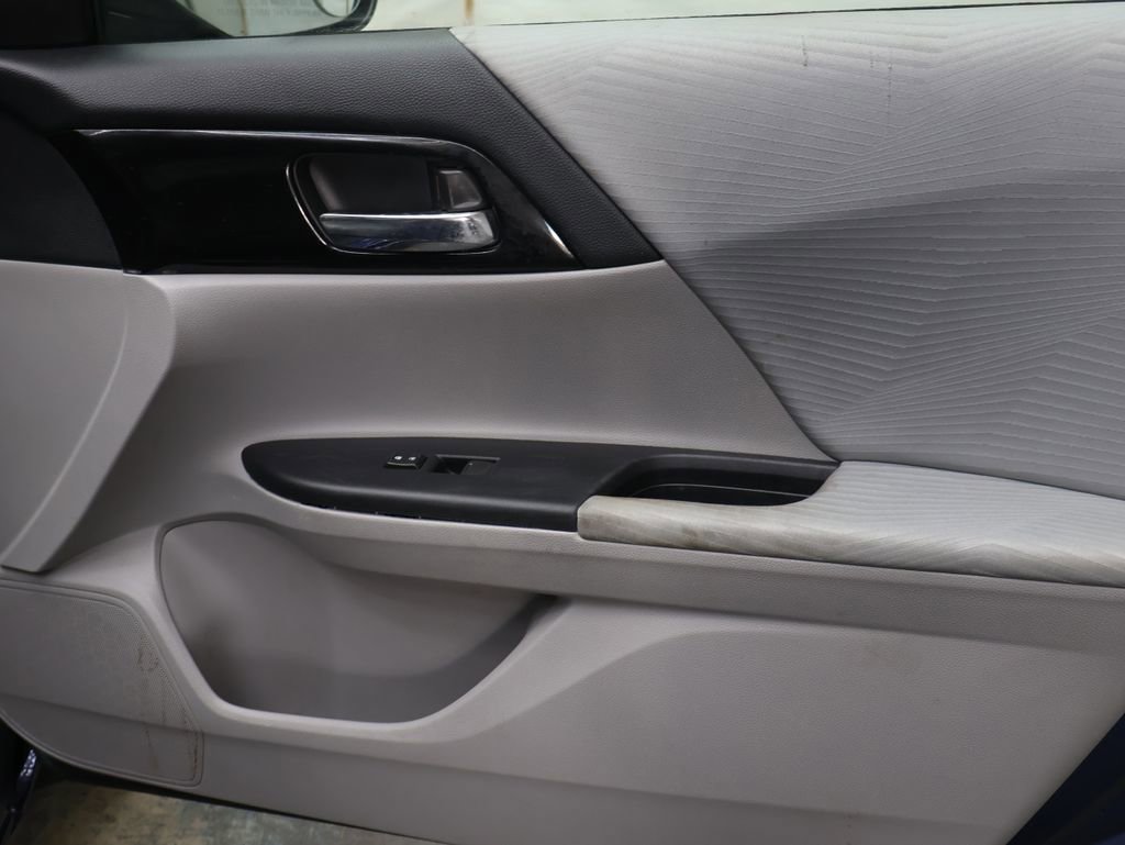 Used 2016 Honda Accord LX image 12