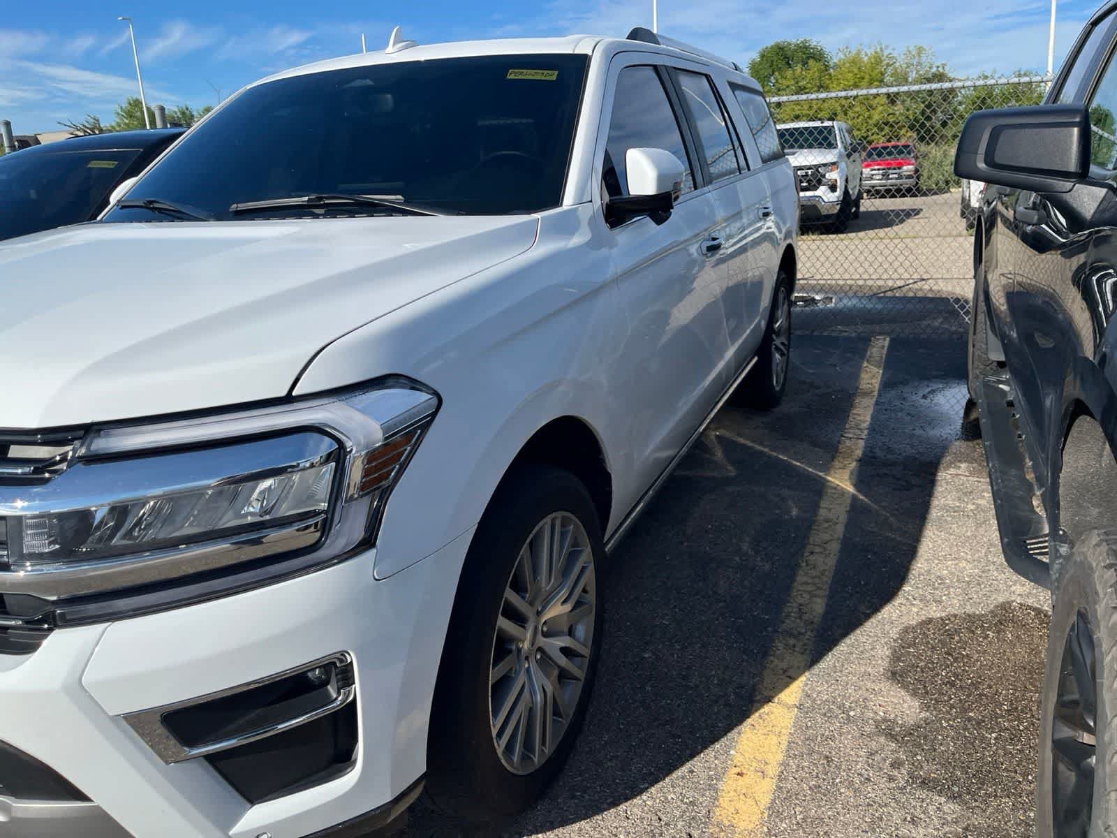 Used 2023 Ford Expedition Max Limited AWD/4WD image 5