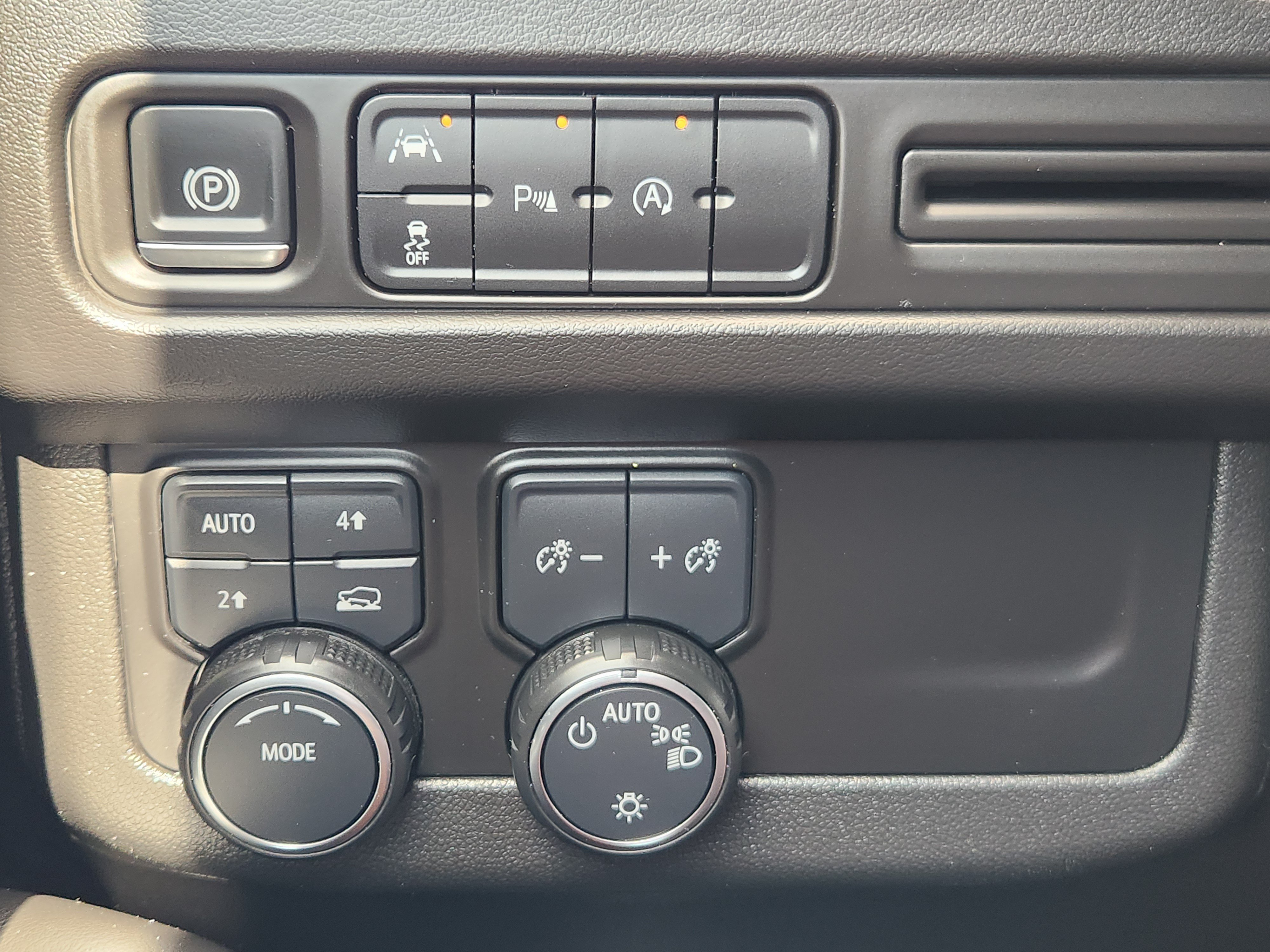 Certified 2024 Chevrolet Suburban LT AWD/4WD image 21