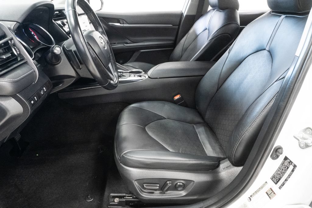 Used 2020 Toyota Camry XSE FWD image 8