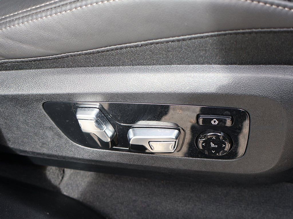 Used 2026 BMW X7 M60i image 38
