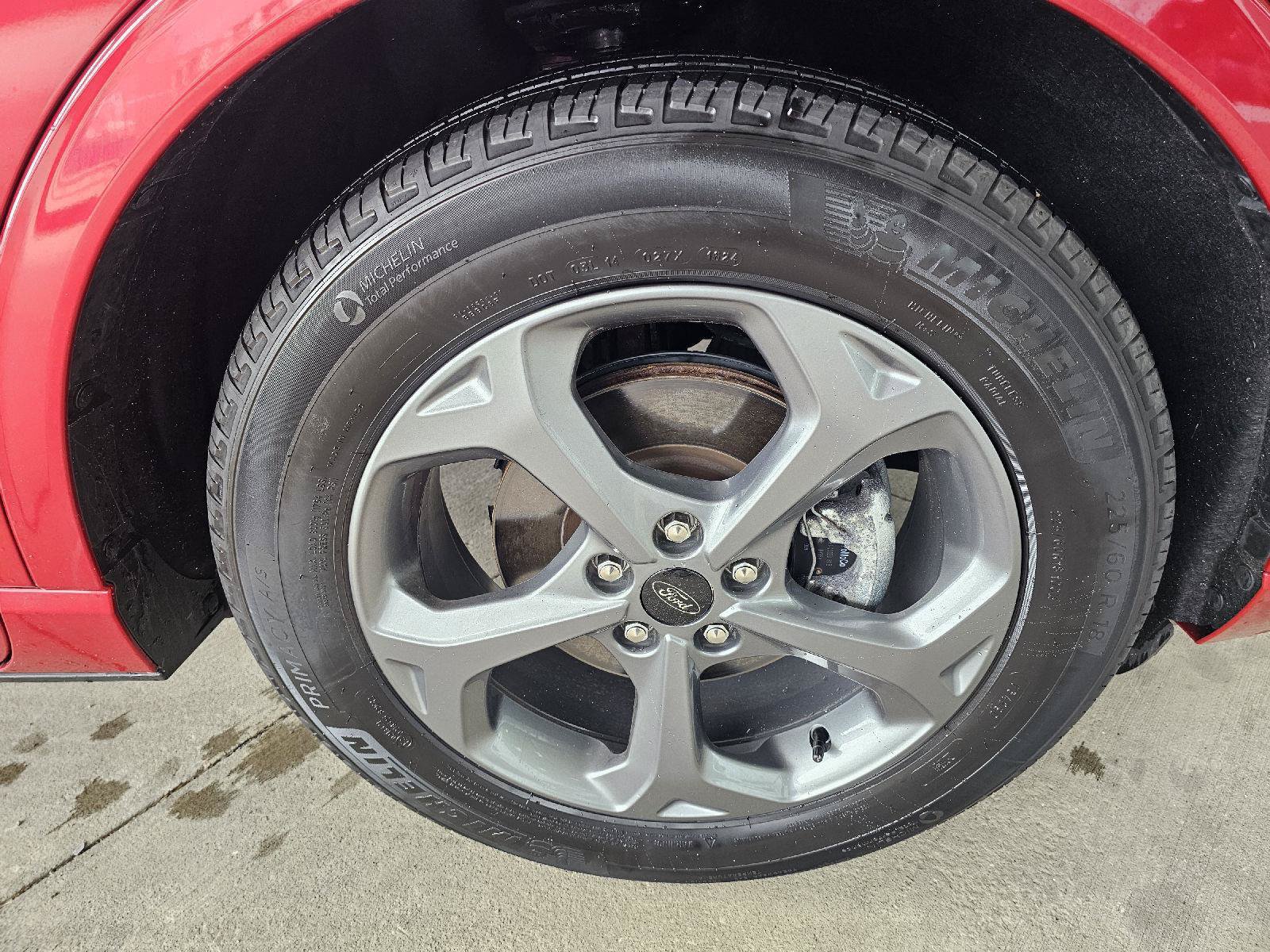 Used 2024 Ford Escape ST-Line w/ Tech Pack #1 FWD image 9