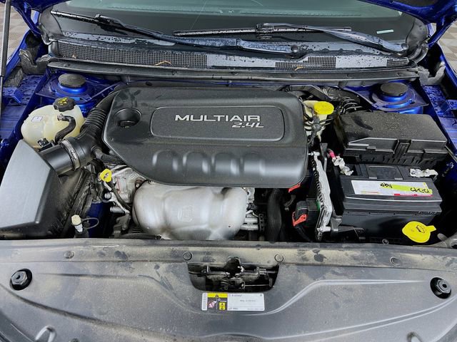 Used 2017 Chrysler 200 Limited Platinum image 27