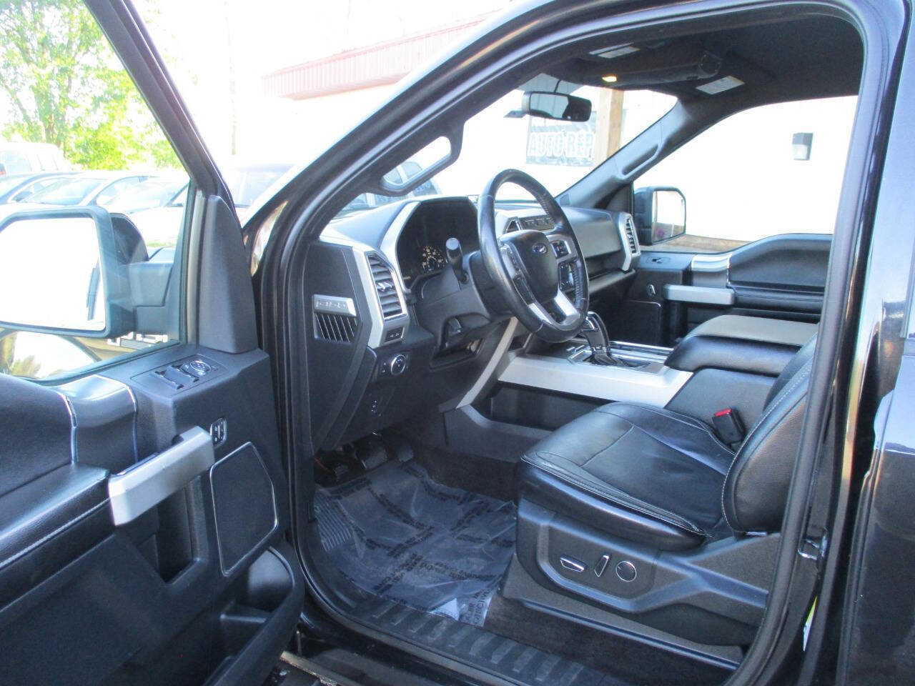 Used 2015 Ford F150 Lariat image 15