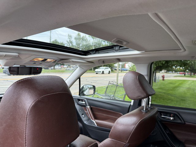 Used 2017 Subaru Forester 2.5i Touring AWD/4WD image 12