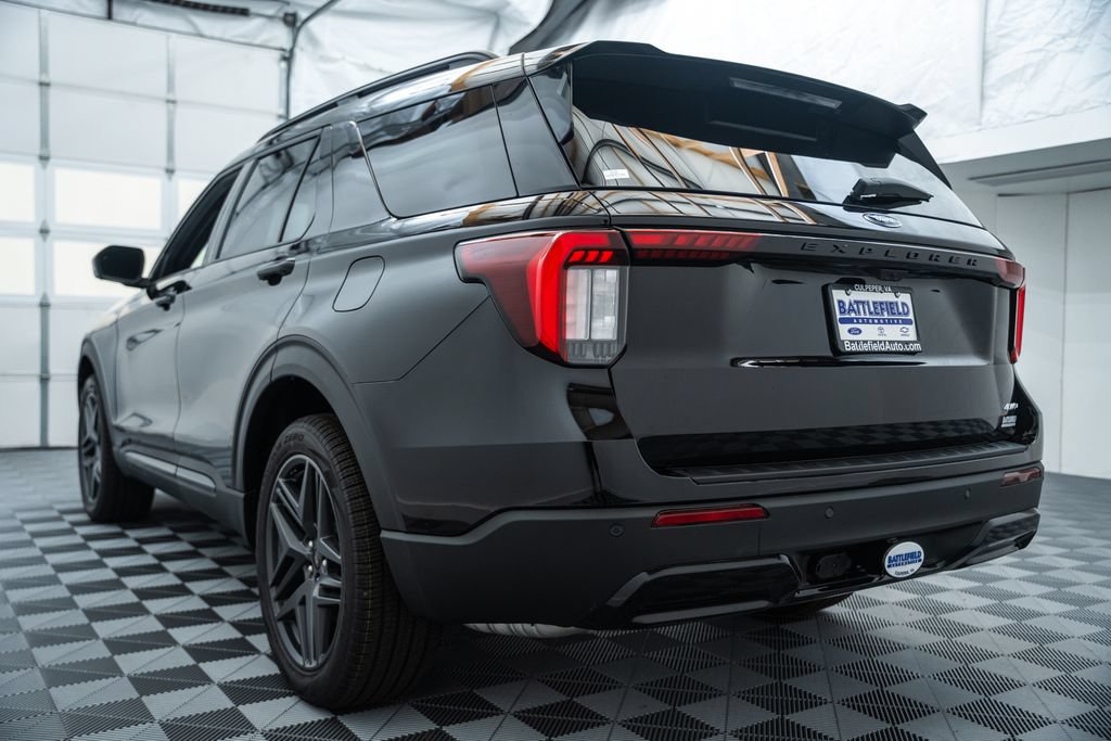New 2026 Ford Explorer ST-Line w/ ST-Line Street Pack AWD/4WD image 7