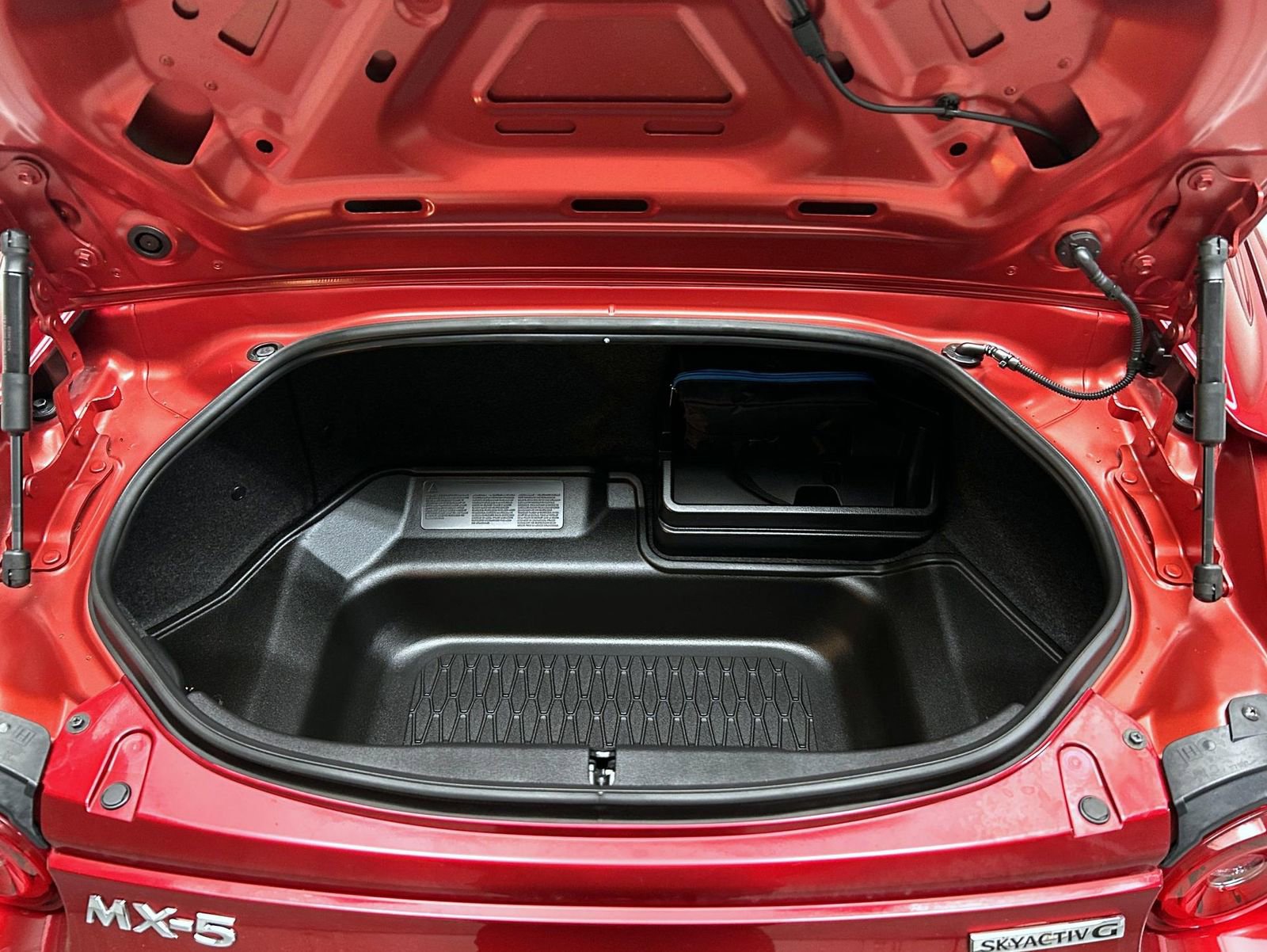 Used 2025 MAZDA MX-5 Miata RF Grand Touring w/ Appearance Package image 17