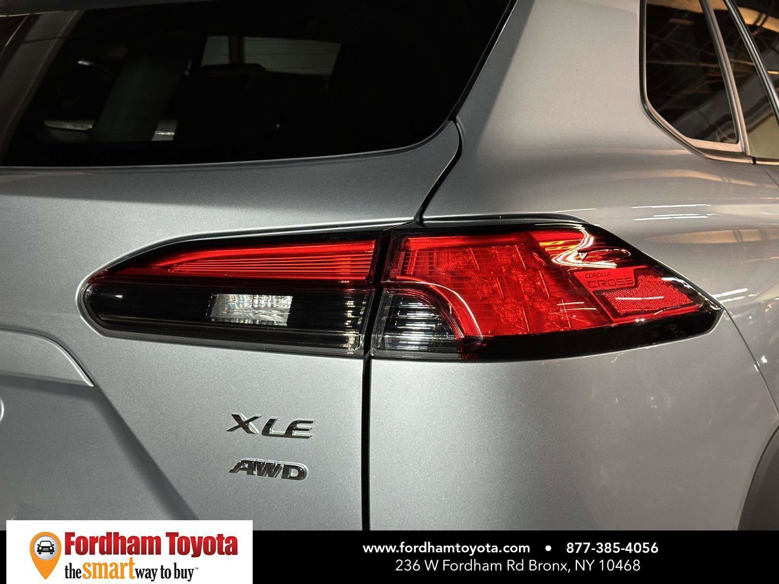 Used 2025 Toyota Corolla Cross XLE image 10