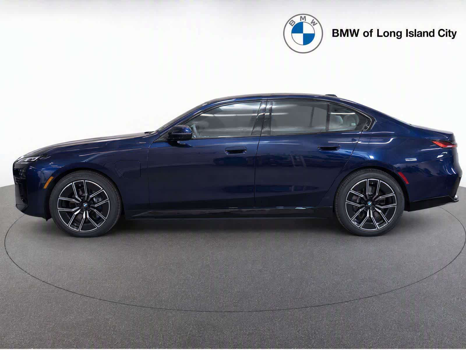 New 2026 BMW 750e xDrive AWD/4WD image 4