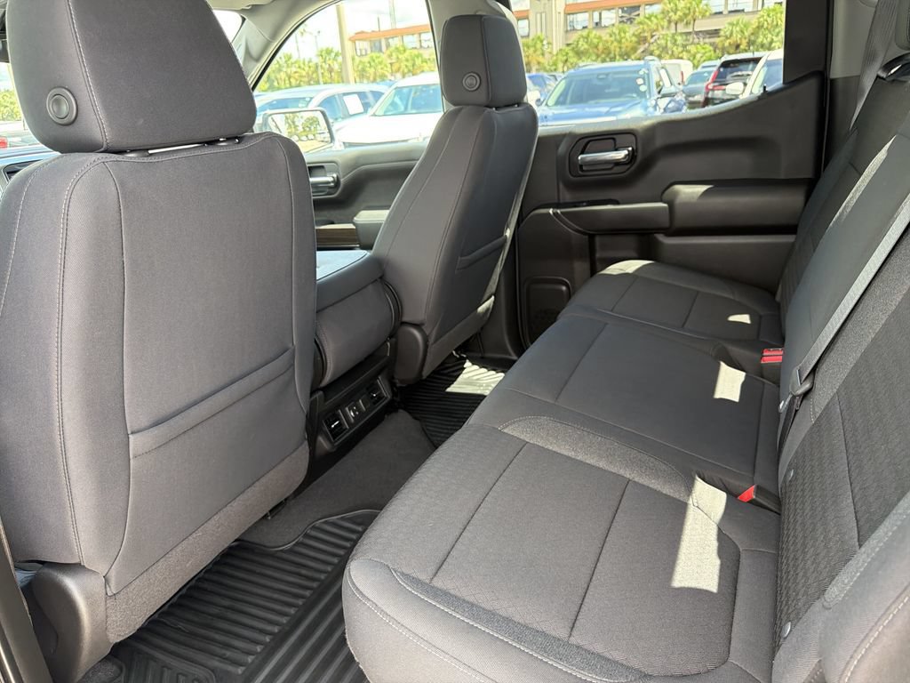 Used 2022 Chevrolet Silverado 1500 LT AWD/4WD image 12