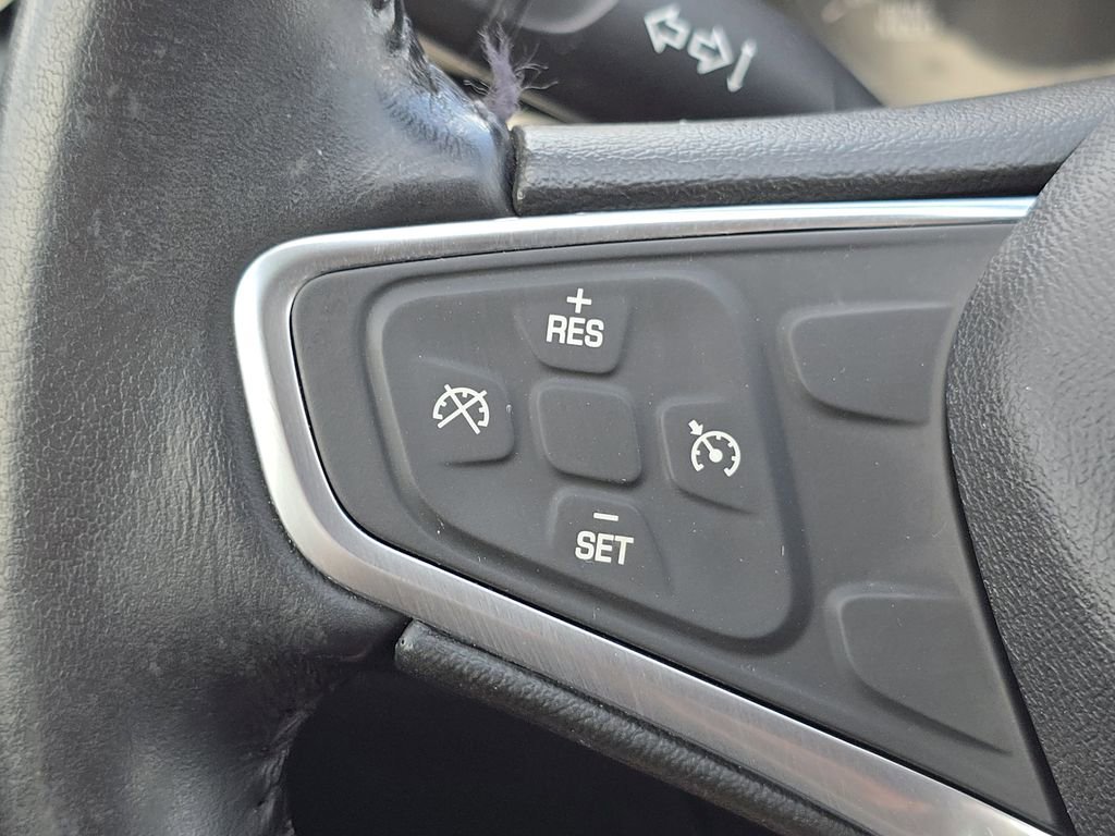 Used 2016 Chevrolet Malibu LT w/ Leather Package FWD image 9