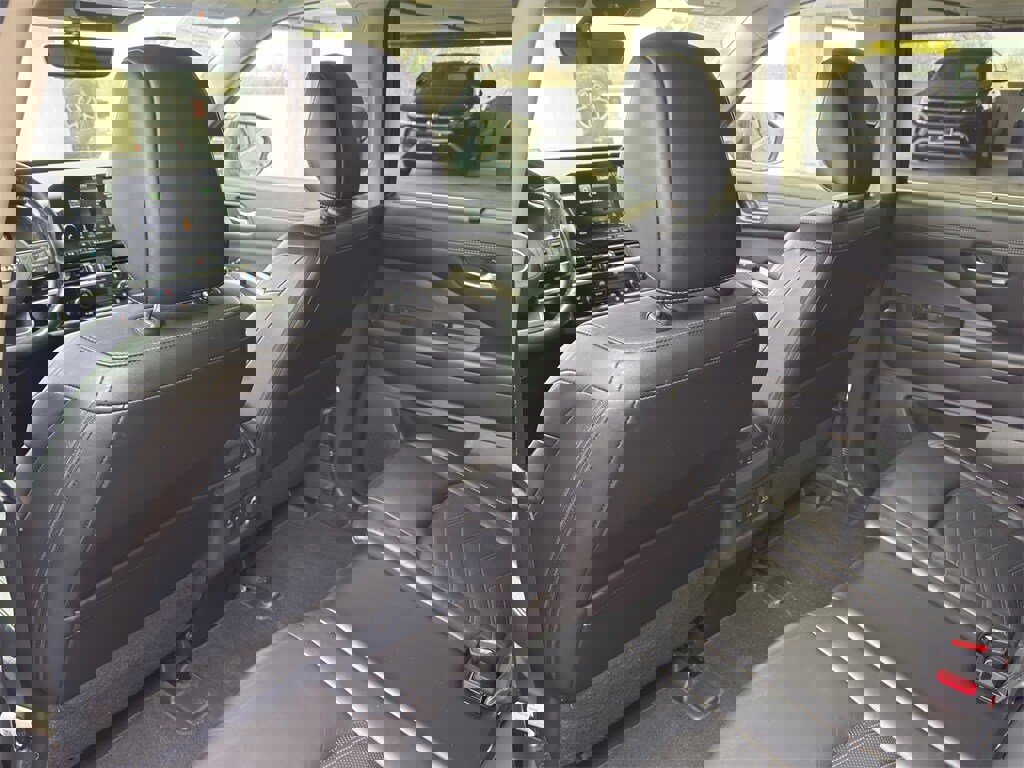 Used 2023 Nissan Pathfinder Platinum w/ Lighting Package (N92) image 30