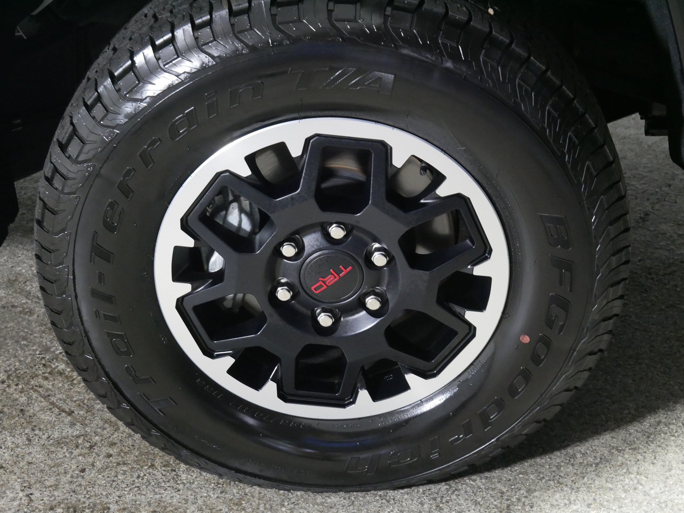 Used 2025 Toyota Tacoma TRD Off-Road w/ TRD Off Road Premium Package AWD/4WD image 15