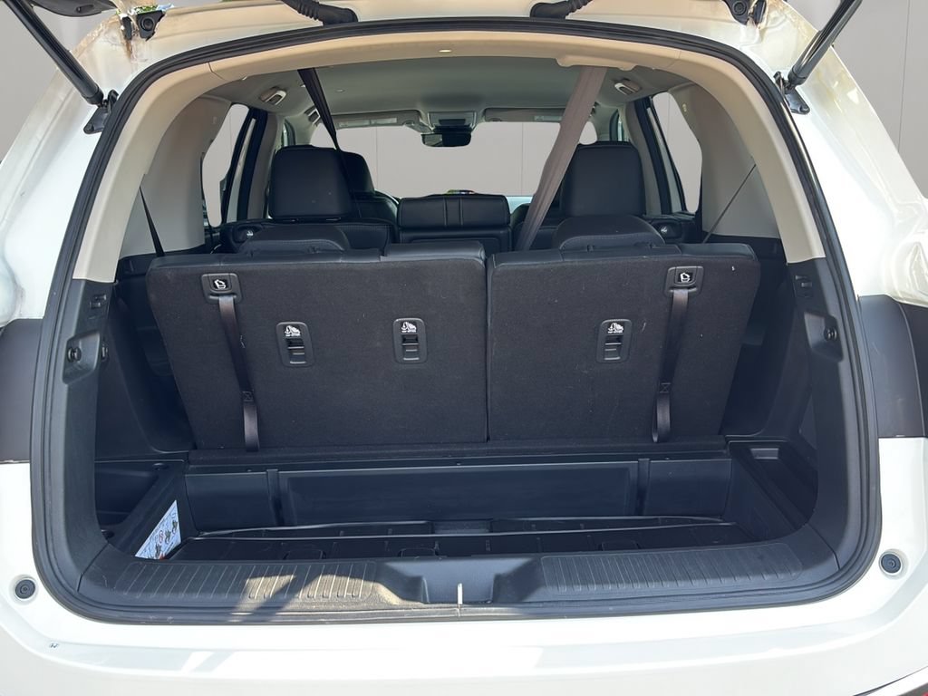 Used 2025 Honda Pilot EX-L image 10
