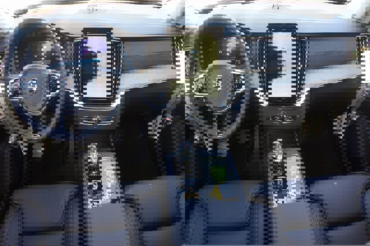 New 2026 Volvo XC90 B6 Ultra w/ Protection Package Premier image 9