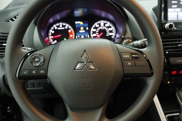 New 2026 Mitsubishi Eclipse Cross LE AWD/4WD image 8