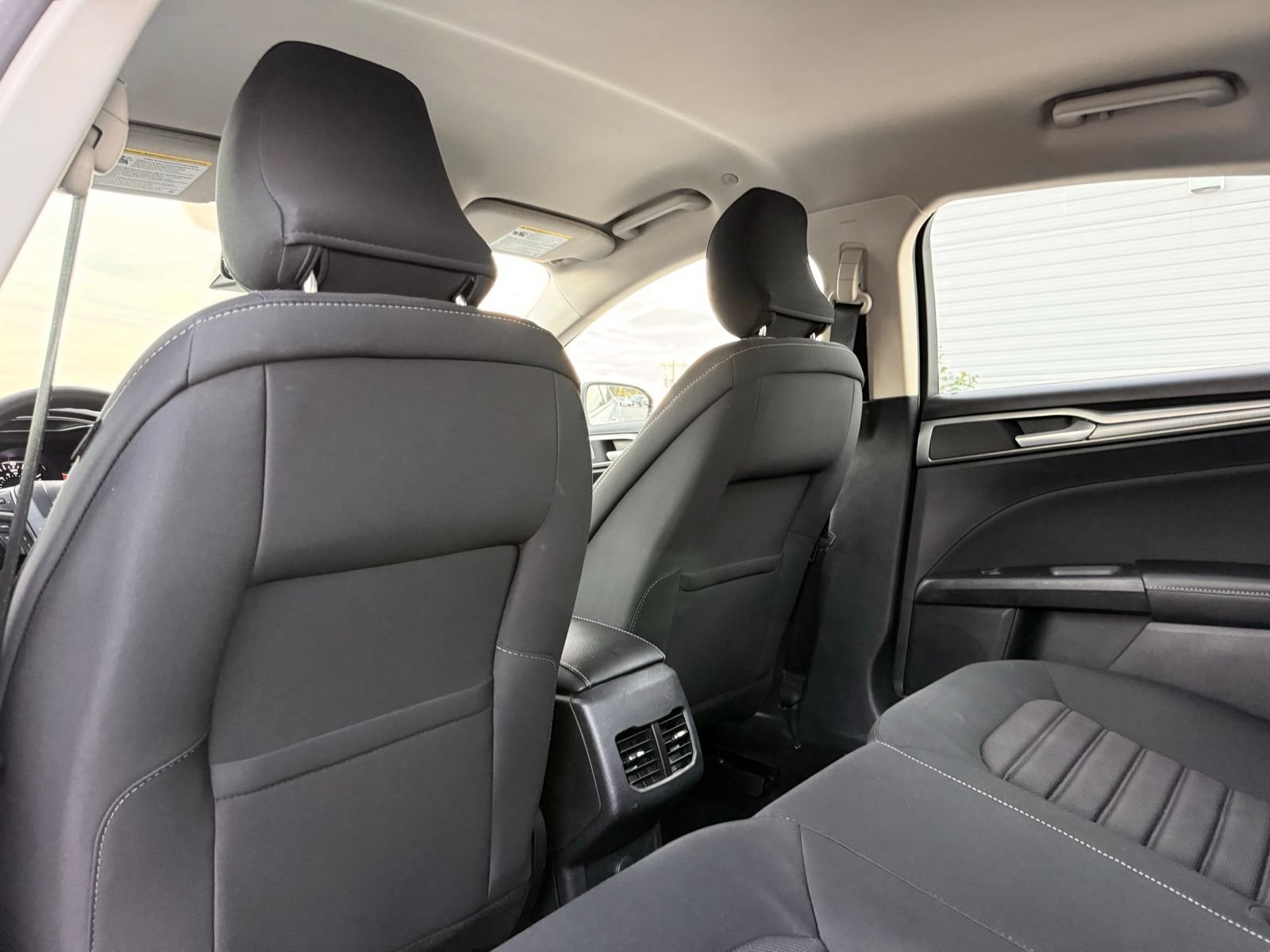 Used 2019 Ford Fusion SE FWD image 16