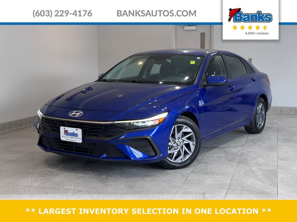 Used 2024 Hyundai Elantra SEL image 1