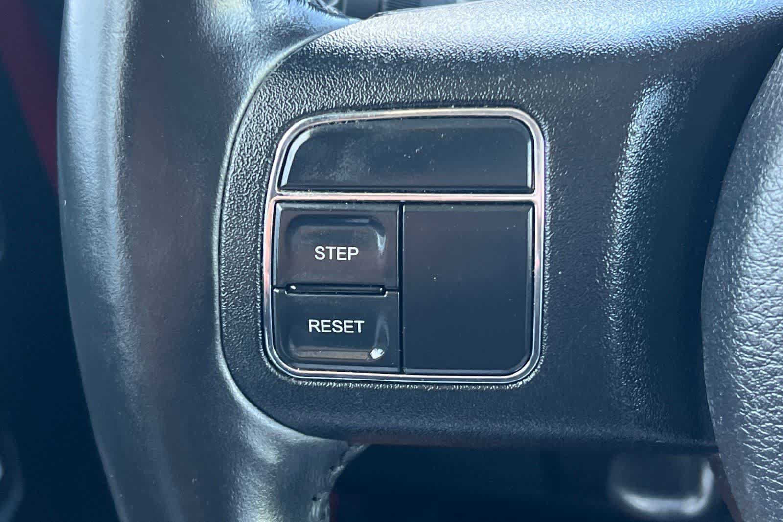 Used 2018 Jeep Wrangler Unlimited Sahara AWD/4WD image 28