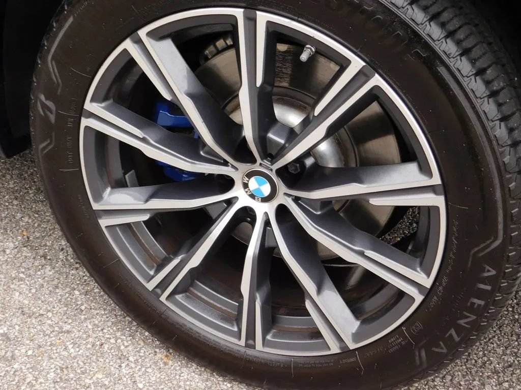 Used 2021 BMW X5 M50i w/ Premium Package AWD/4WD image 10