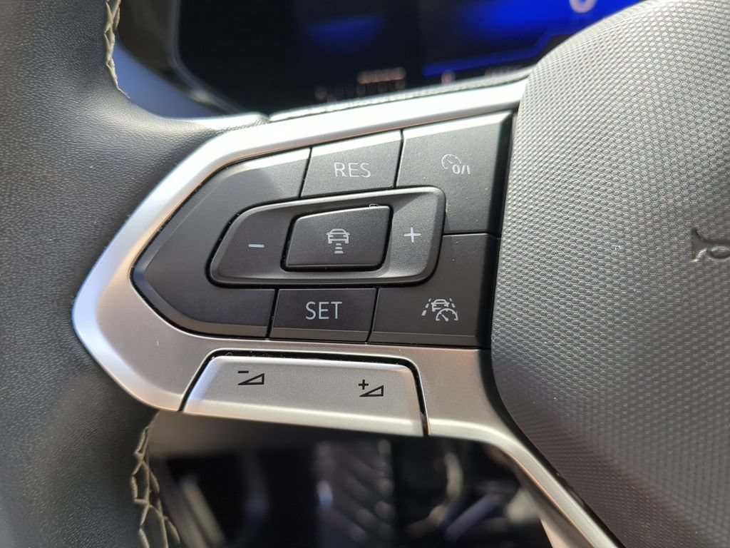 Certified 2023 Volkswagen Taos SE w/ Panoramic Sunroof Package FWD image 28