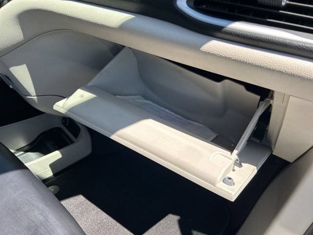 Used 2023 Chrysler Pacifica Touring-L FWD image 53