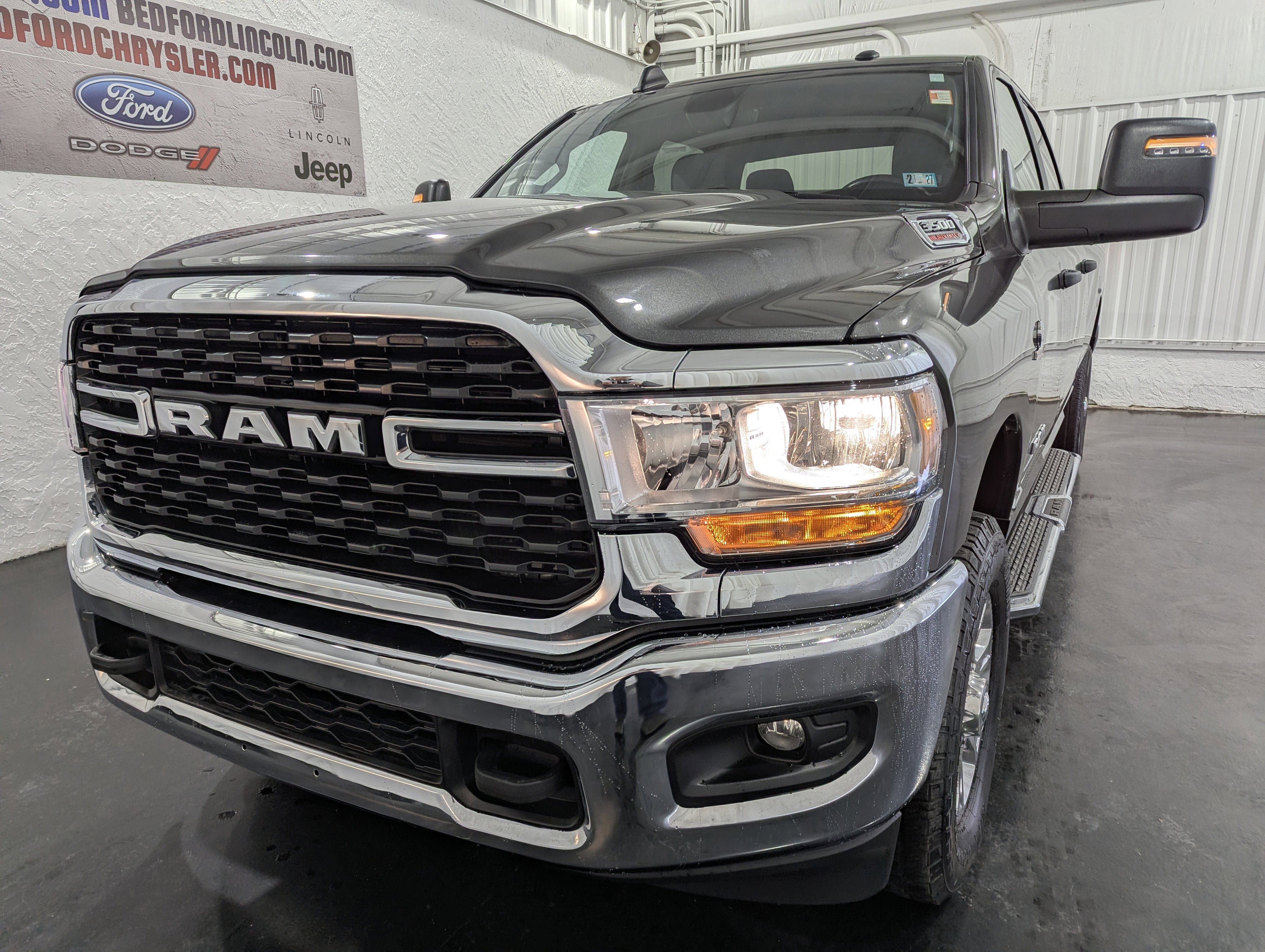 Used 2024 RAM 3500 Big Horn image 3
