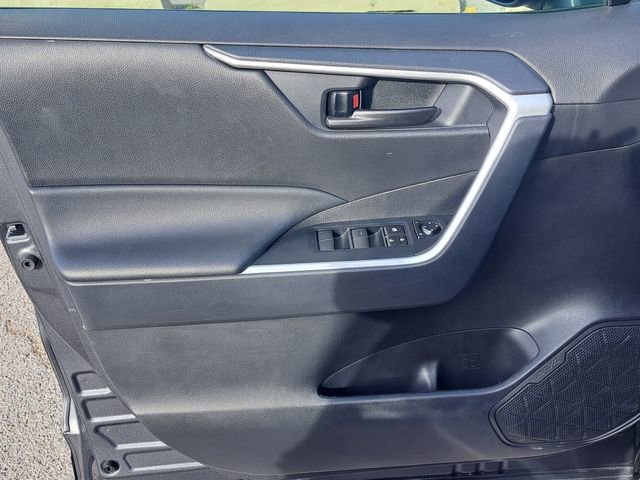 Used 2025 Toyota RAV4 LE image 10