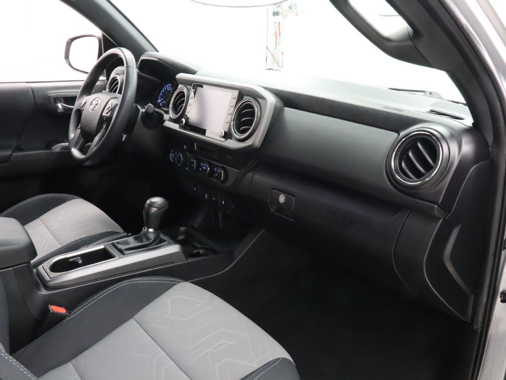 Used 2022 Toyota Tacoma TRD Off-Road AWD/4WD image 29
