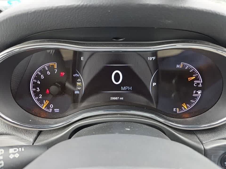 Used 2022 Jeep Grand Cherokee Laredo X image 6