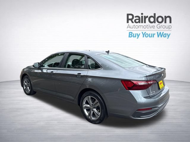Used 2024 Volkswagen Jetta SE FWD image 5