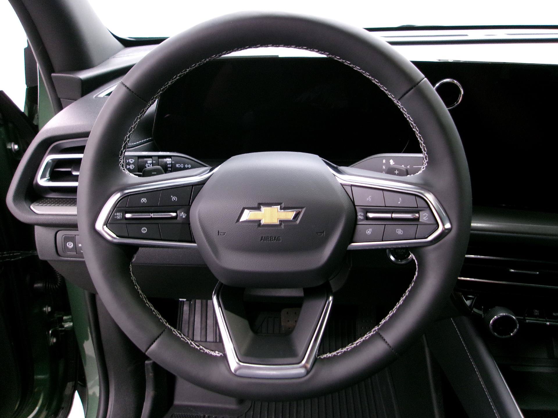 New 2027 Chevrolet Traverse LT w/ Driver Confidence Package FWD image 7